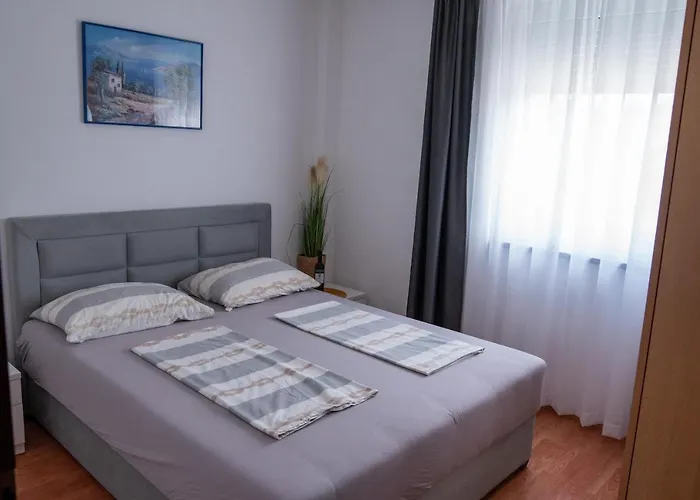 Family Friendly With A Swimming Pool - 20197 Вир