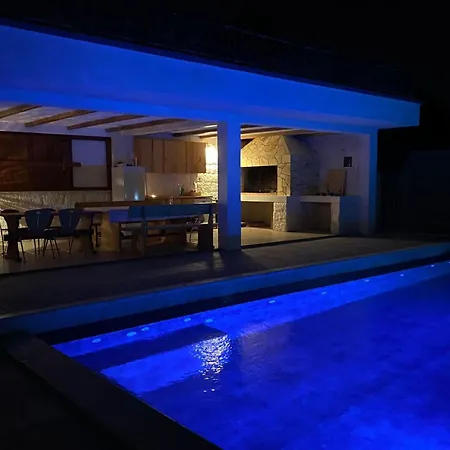 Family Friendly With A Swimming Pool - 20197 아파트