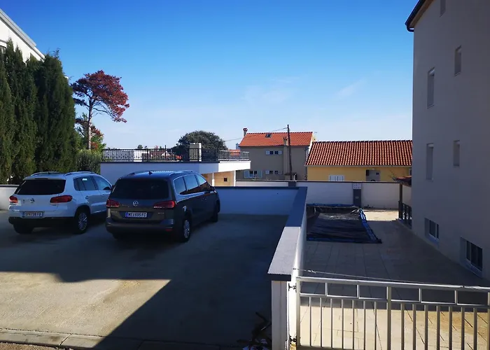 Апартаменты Family Friendly With A Swimming Pool - 20197